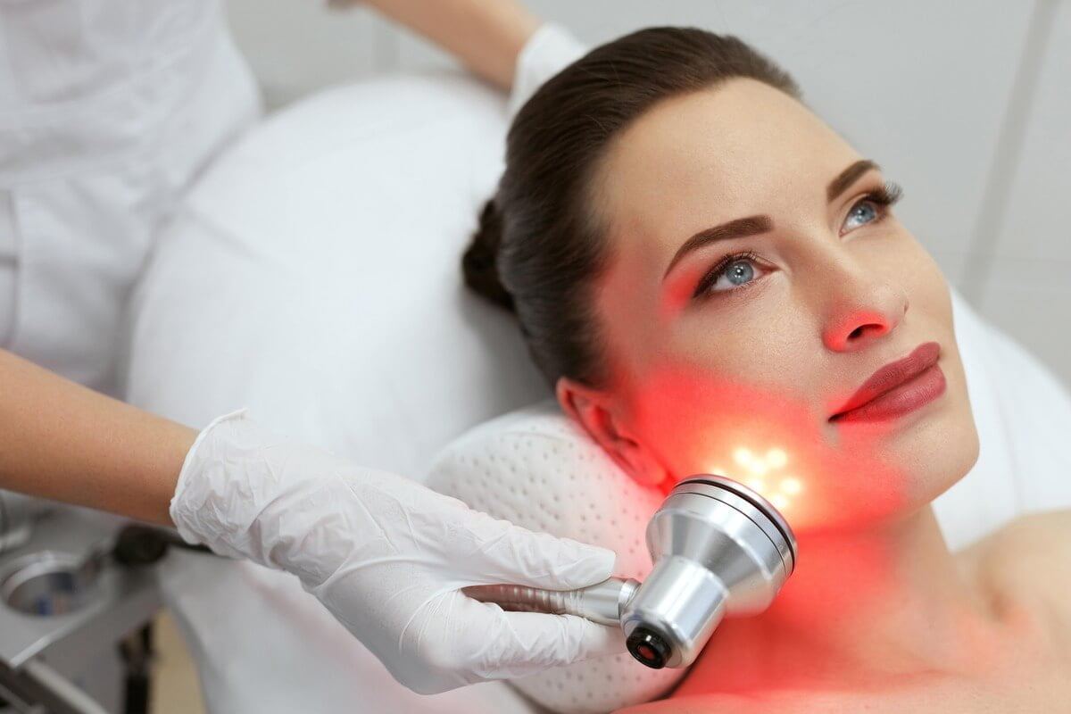 LED light therapy by Aesthetic Retreat in Newport Beach CA